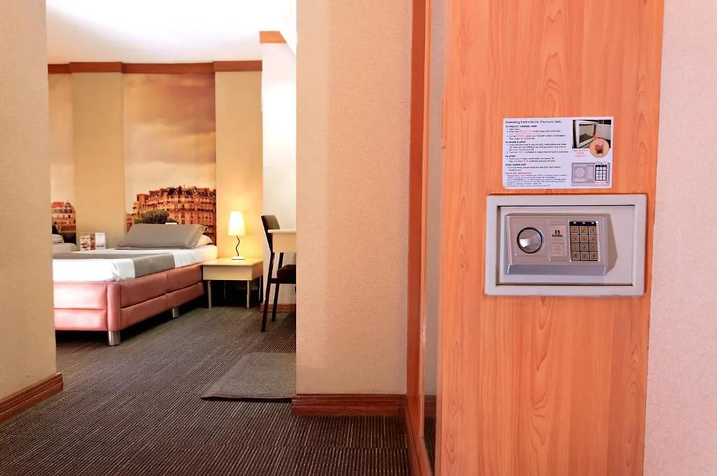 Eurotel Makati Makati City 3*,